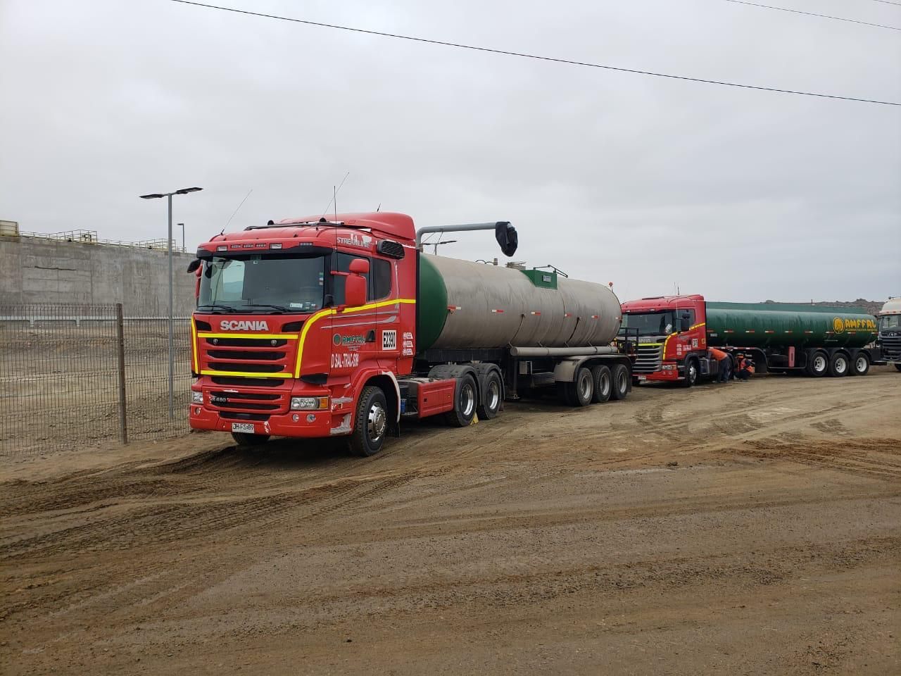 Camion-transportando-agua-Amffal-water-solutions